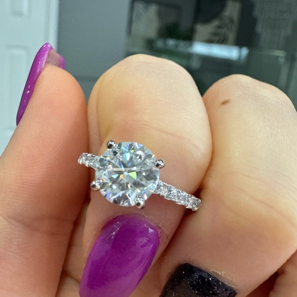 1.5CT moissanite diamond engagement ring (size 5) - Picture 5 of 10
